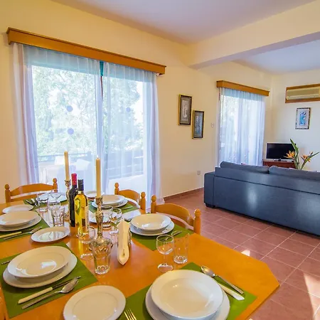 Villa Korona 1 *